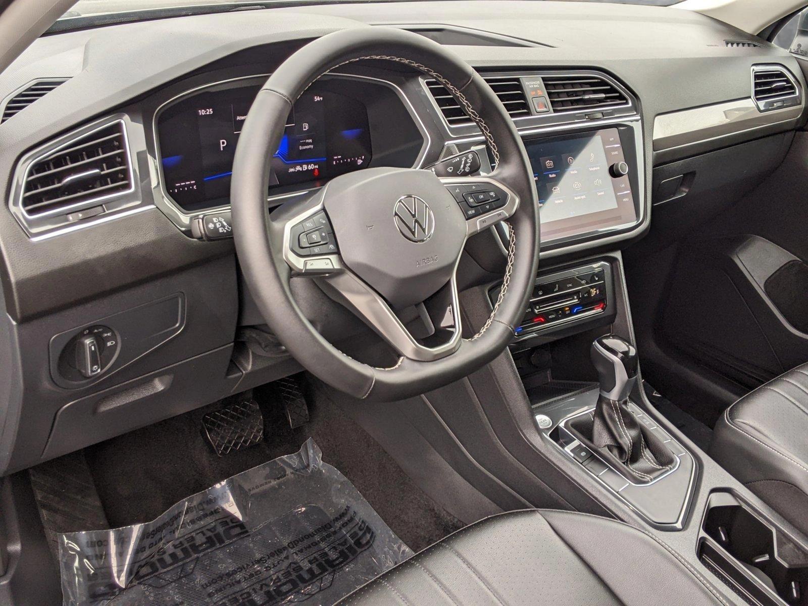 2024 Volkswagen Tiguan SE photo 10