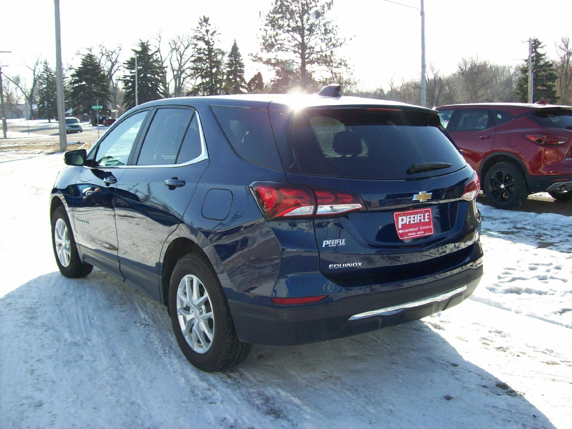 Used 2022 Chevrolet Equinox LT with VIN 3GNAXUEV0NL245099 for sale in Wishek, ND