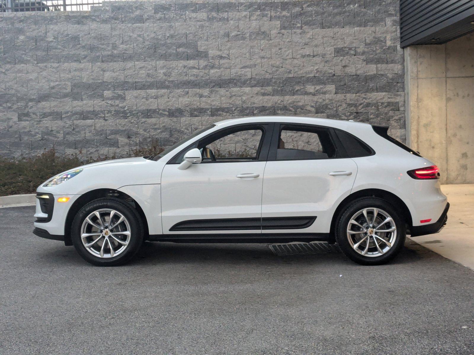 2024 Porsche Macan Vehicle Photo in Towson, MD 21204