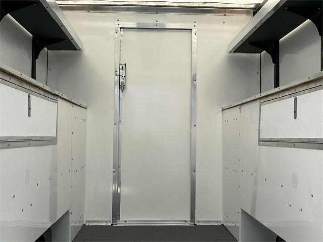 2025 Chevrolet Express Cutaway 3500 Vehicle Photo in ALCOA, TN 37701-3235