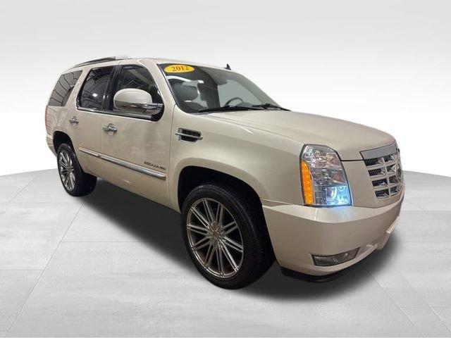 2012 Cadillac Escalade Vehicle Photo in MEDINA, OH 44256-9631