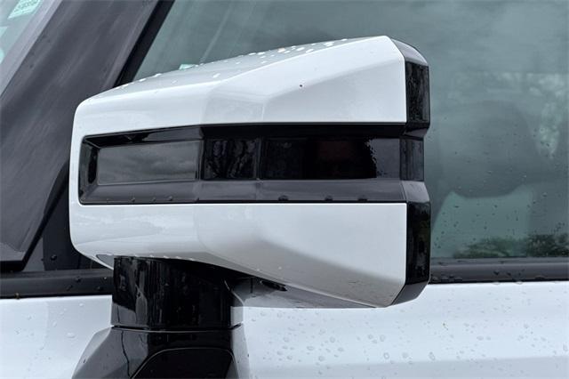 2025 GMC HUMMER EV SUV Vehicle Photo in ELK GROVE, CA 95757-8703