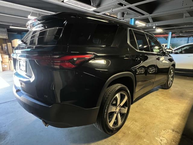 Used 2022 Chevrolet Traverse 3LT with VIN 1GNEVHKW3NJ160180 for sale in Roslyn, NY
