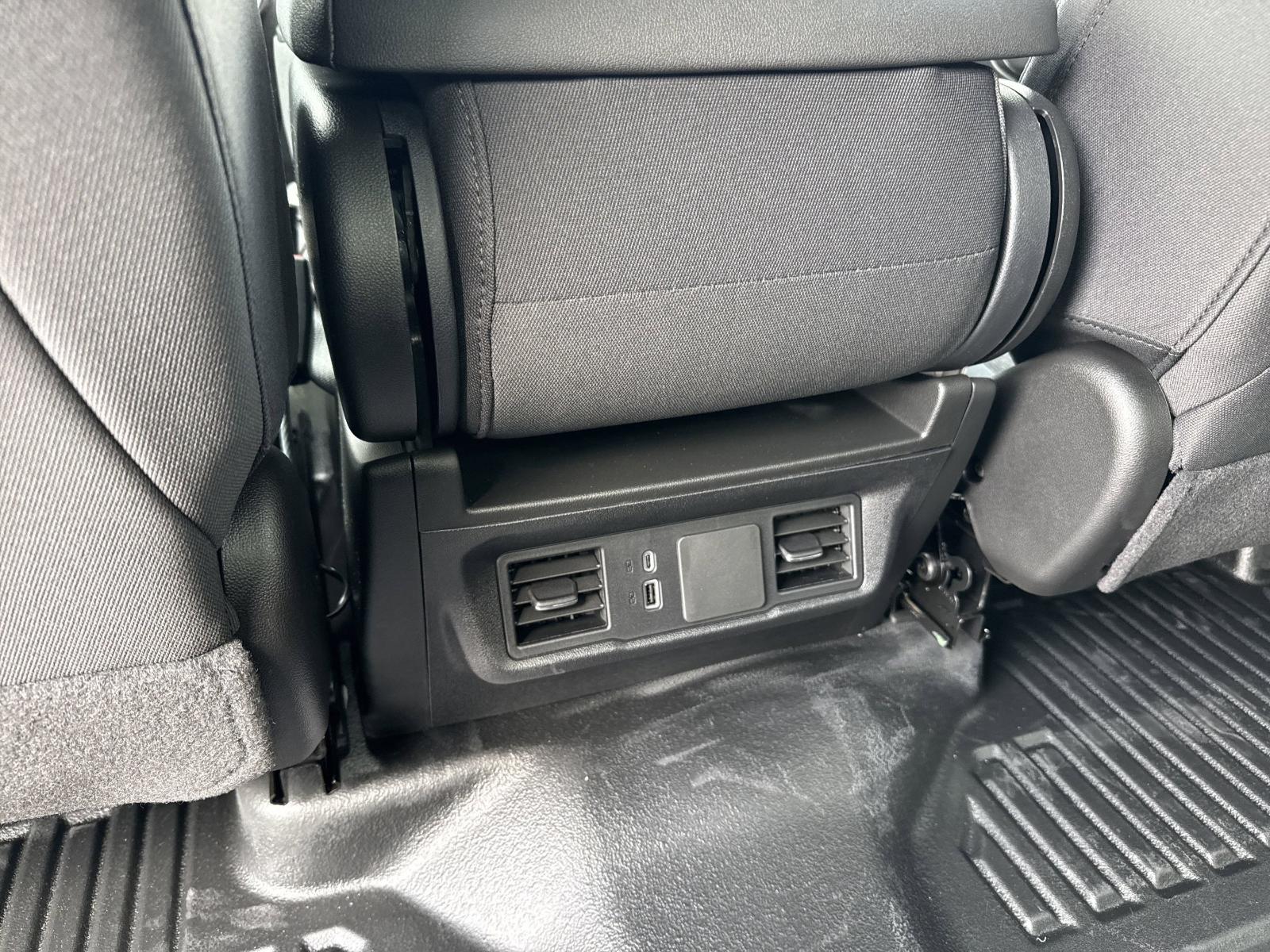 2025 Chevrolet Silverado 3500 HD Chassis Cab Vehicle Photo in GEORGETOWN, TX 78626-7508