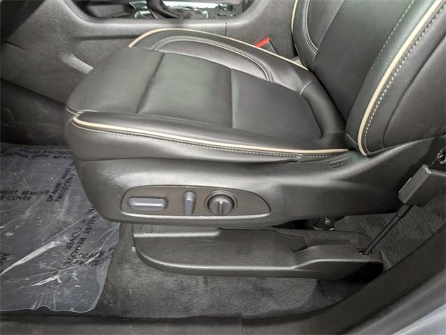 2023 Chevrolet Traverse Vehicle Photo in ENGLEWOOD, CO 80113-6708