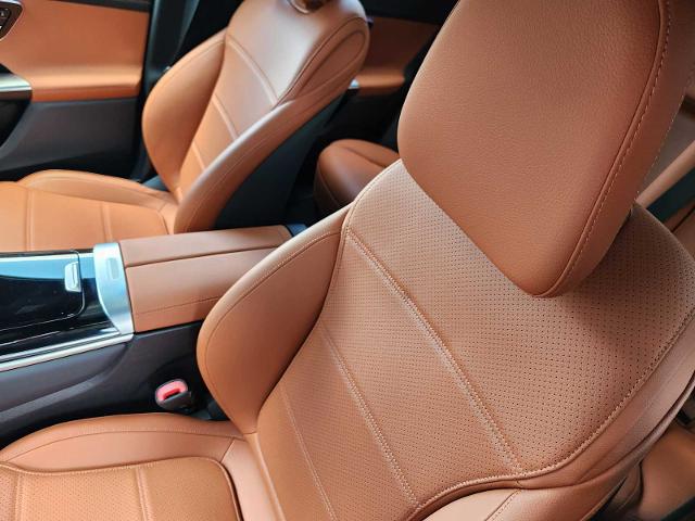 2025 Mercedes-Benz GLC Vehicle Photo in HOUSTON, TX 77079