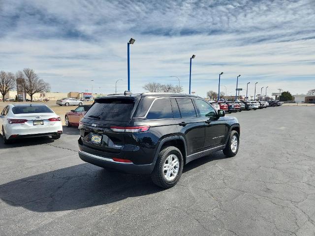 2024 Jeep Grand Cherokee Vehicle Photo in HAYS, KS 67601-1994