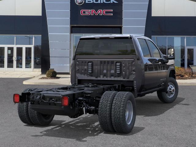 2025 GMC Sierra 3500 HD Chassis Cab Vehicle Photo in DANBURY, CT 06810-5034