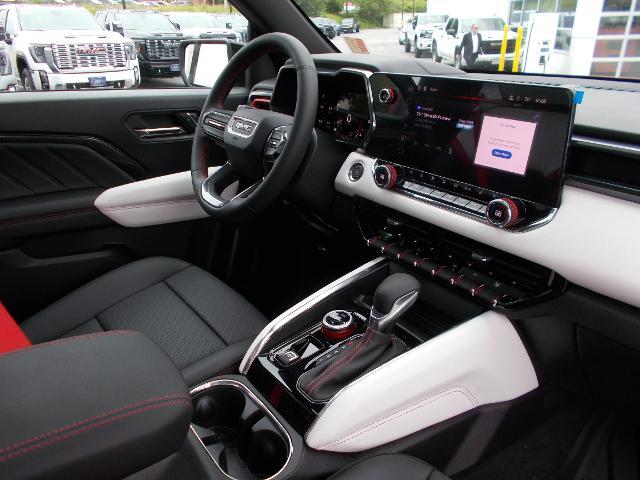 2025 GMC Canyon Vehicle Photo in LOWELL, MA 01852-4336