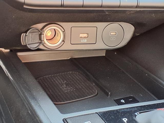 2025 Hyundai ELANTRA Vehicle Photo in Peoria, IL 61615