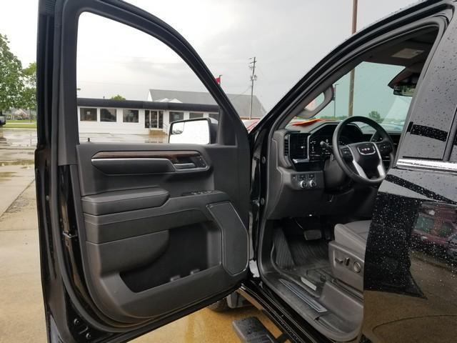 2024 GMC Sierra 1500 Vehicle Photo in ELYRIA, OH 44035-6349