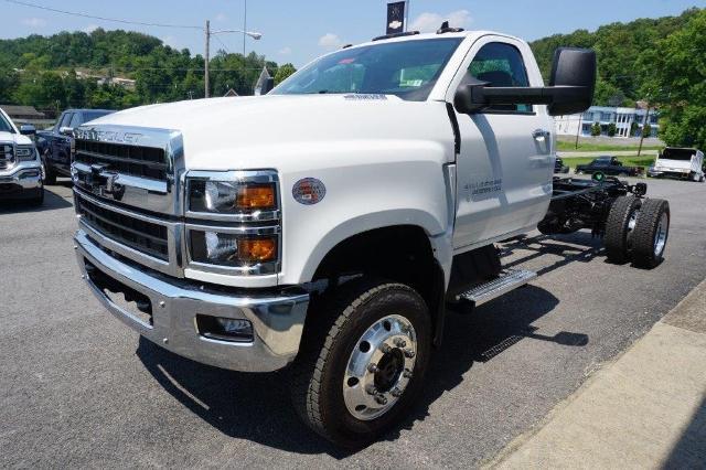 2024 Chevrolet Silverado Chassis Cab Vehicle Photo in FAIRMONT, WV 26554-2318