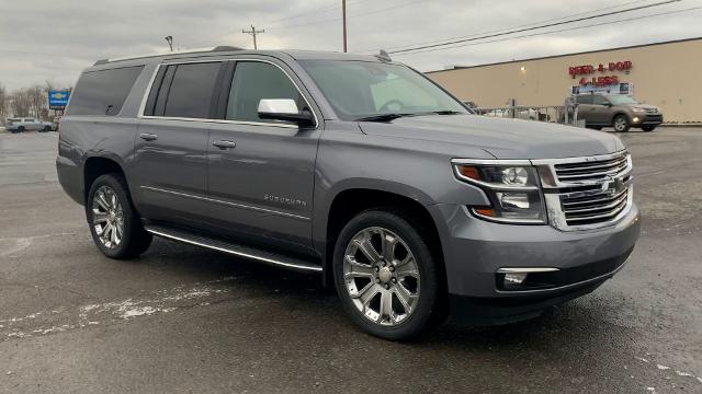 2019 Chevrolet Suburban Vehicle Photo in MOON TOWNSHIP, PA 15108-2571