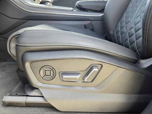 2025 Audi SQ7 Vehicle Photo in SUGAR LAND, TX 77478