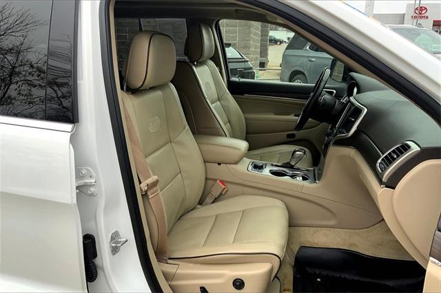 2017 Jeep Grand Cherokee Vehicle Photo in KANSAS CITY, MO 64114-4545
