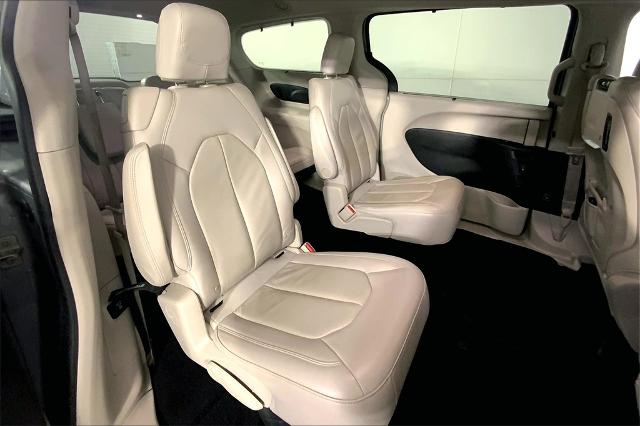 2017 Chrysler Pacifica Vehicle Photo in Lees Summit, MO 64086