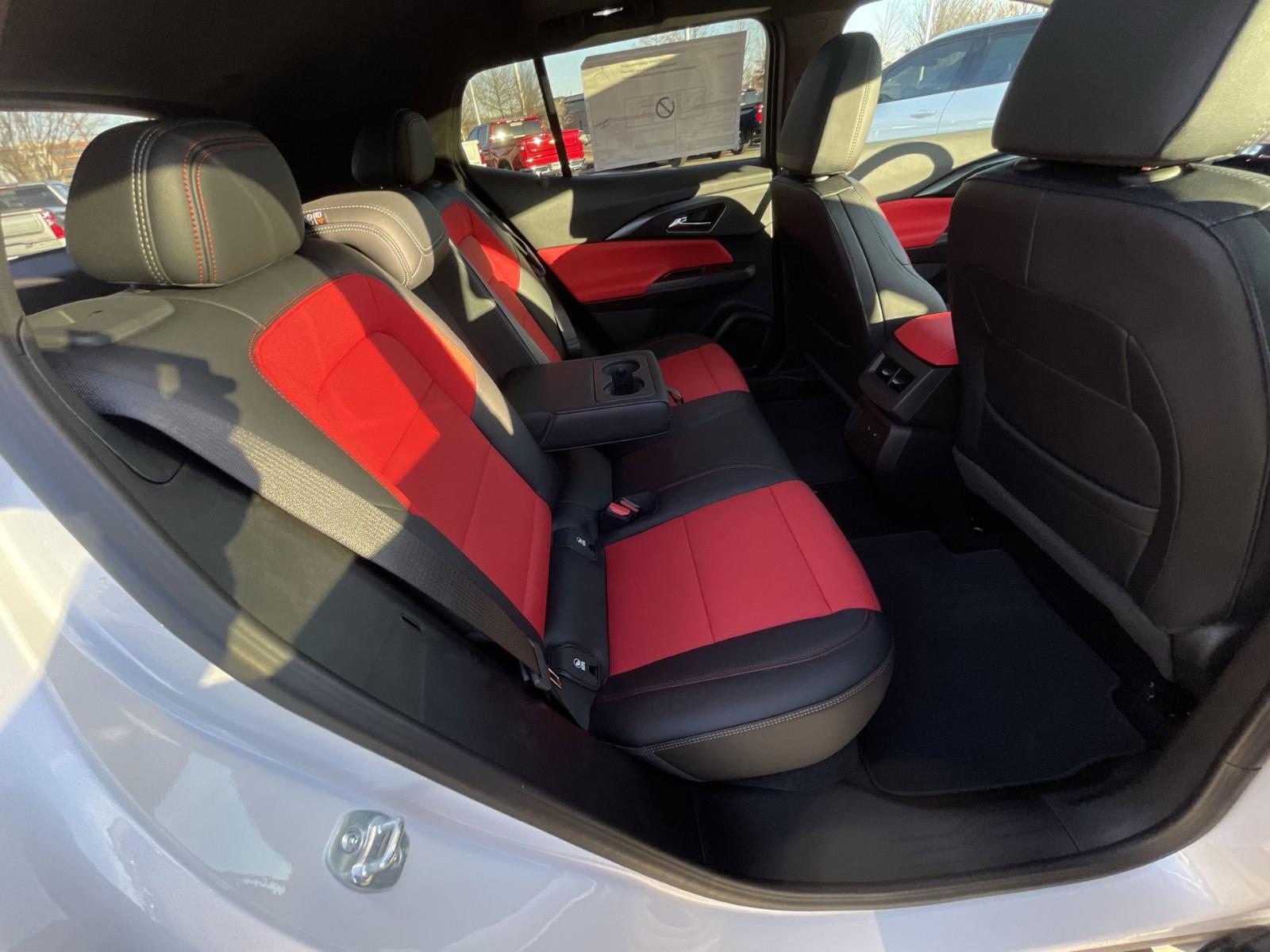 2025 Chevrolet Equinox EV Vehicle Photo in BENTONVILLE, AR 72712-4322