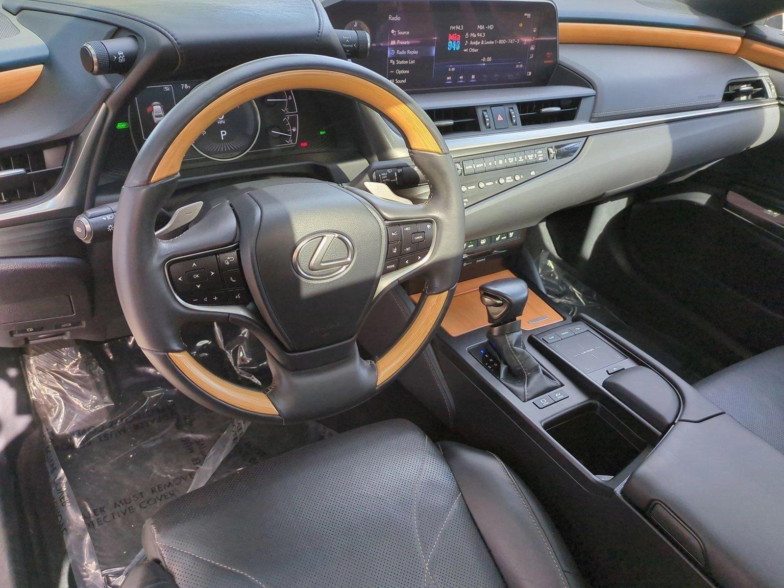 2020 Lexus ES 300h Vehicle Photo in West Palm Beach, FL 33417