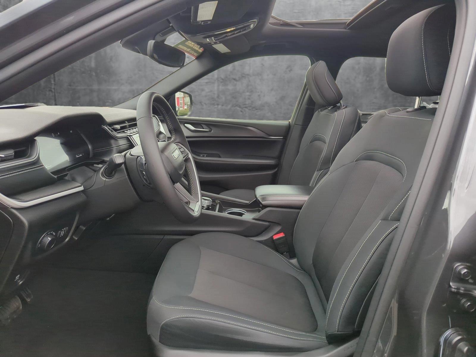 2024 Jeep Grand Cherokee L Vehicle Photo in Memphis, TN 38125
