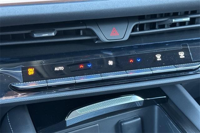 2025 Buick Envision Vehicle Photo in ELK GROVE, CA 95757-8703