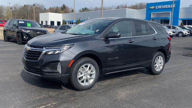 2022 Chevrolet Equinox Vehicle Photo in MOON TOWNSHIP, PA 15108-2571
