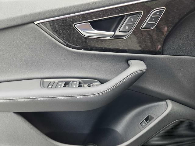 2025 Audi Q8 Vehicle Photo in SUGAR LAND, TX 77478