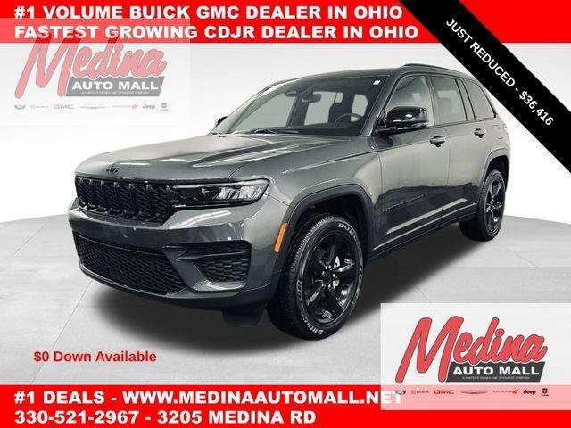 2023 Jeep Grand Cherokee Vehicle Photo in MEDINA, OH 44256-9631