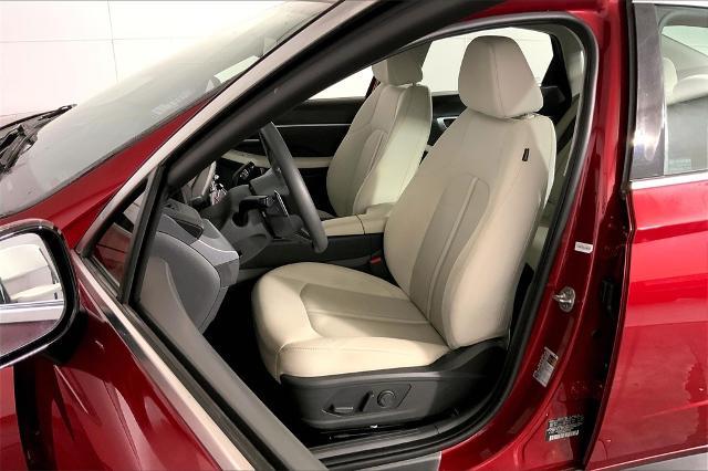 2024 Hyundai SONATA Vehicle Photo in Lees Summit, MO 64086