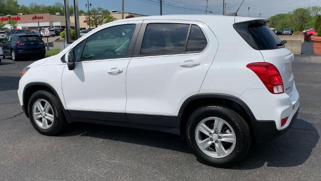 2022 Chevrolet Trax Vehicle Photo in MOON TOWNSHIP, PA 15108-2571