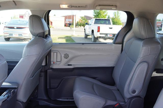 2021 Toyota Sienna Vehicle Photo in Riverdale, UT 84405