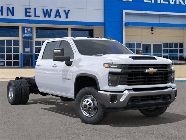 2025 Chevrolet Silverado 3500 HD CC Vehicle Photo in ENGLEWOOD, CO 80113-6708