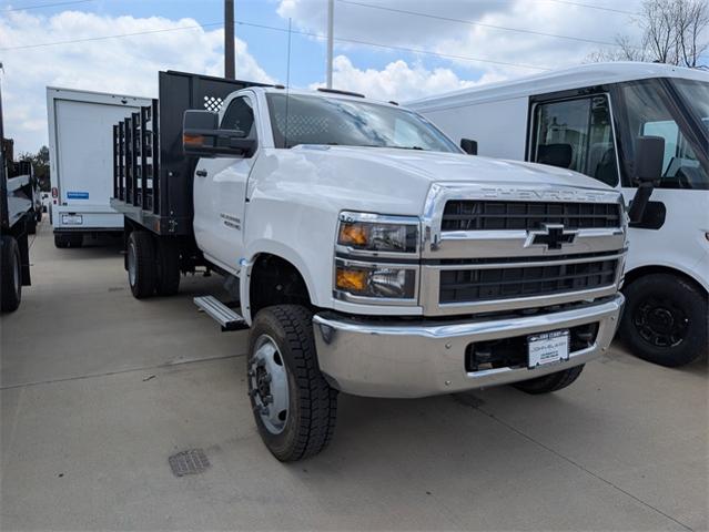 2024 Chevrolet Silverado Chassis Cab Vehicle Photo in ENGLEWOOD, CO 80113-6708