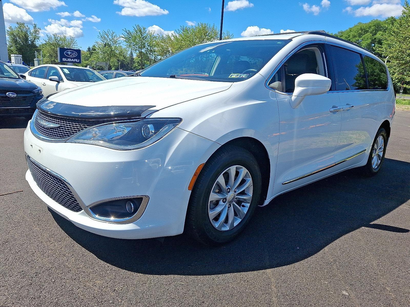 2017 Chrysler Pacifica Vehicle Photo in Easton, PA 18045