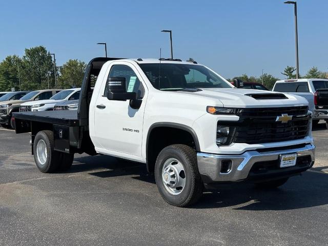 2024 Chevrolet Silverado 3500 HD Chassis Cab Vehicle Photo in COLUMBIA, MO 65203-3903