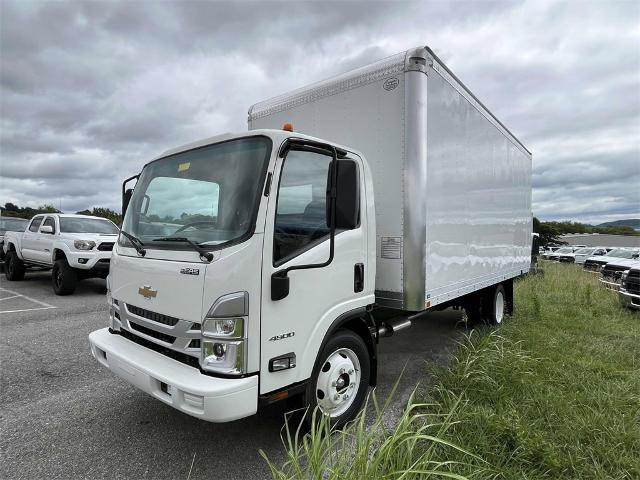 2024 Chevrolet Low Cab Forward 4500 Vehicle Photo in ALCOA, TN 37701-3235