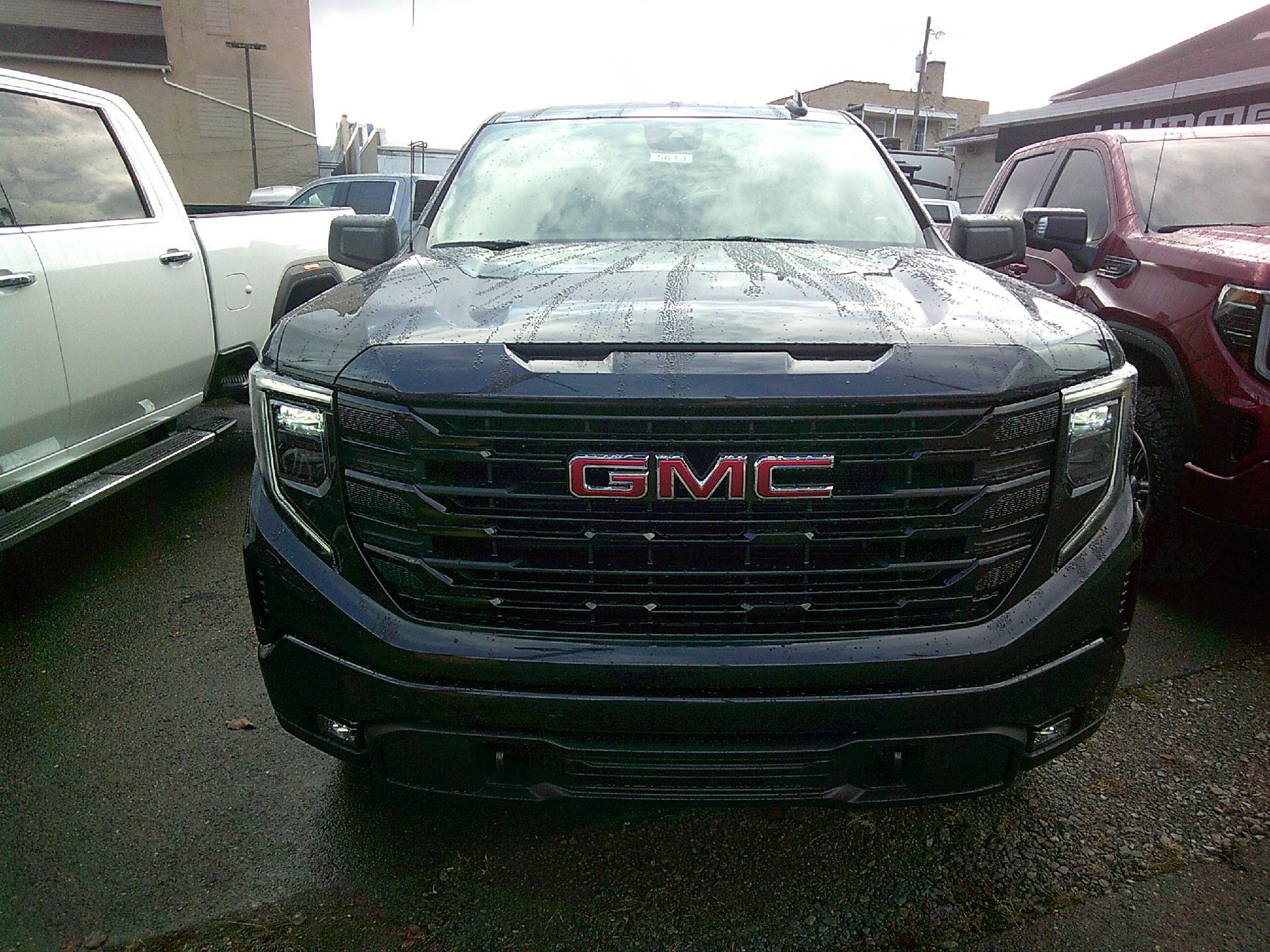 2025 GMC Sierra 1500 Vehicle Photo in KITTANNING, PA 16201-1536