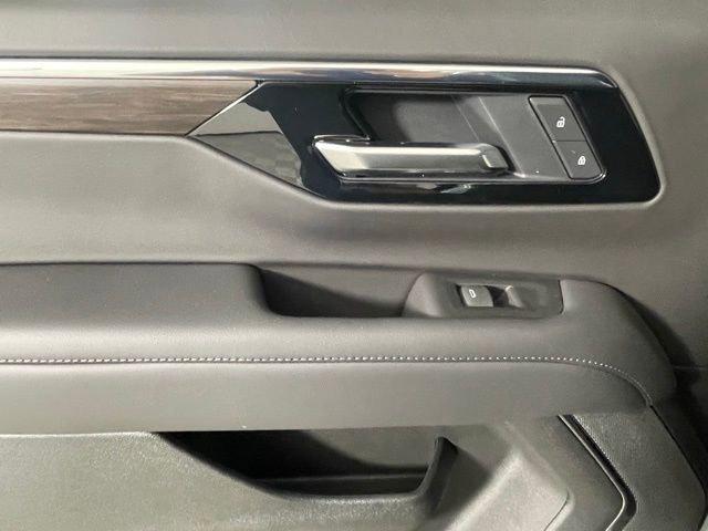 2025 Chevrolet Tahoe Vehicle Photo in PHOENIX, AZ 85014-3381