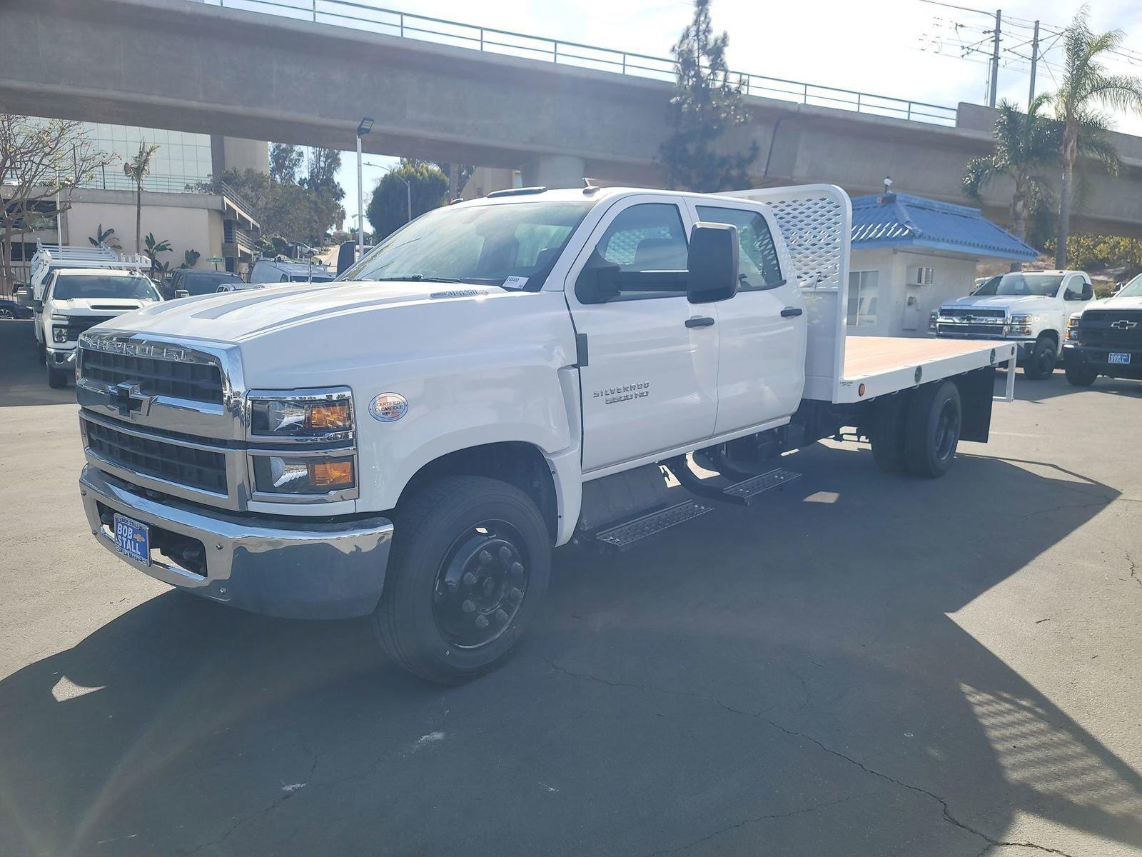 2024 Chevrolet Silverado Chassis Cab Vehicle Photo in LA MESA, CA 91942-8211