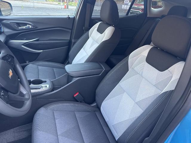 2025 Chevrolet Trax Vehicle Photo in MARION, NC 28752-6372