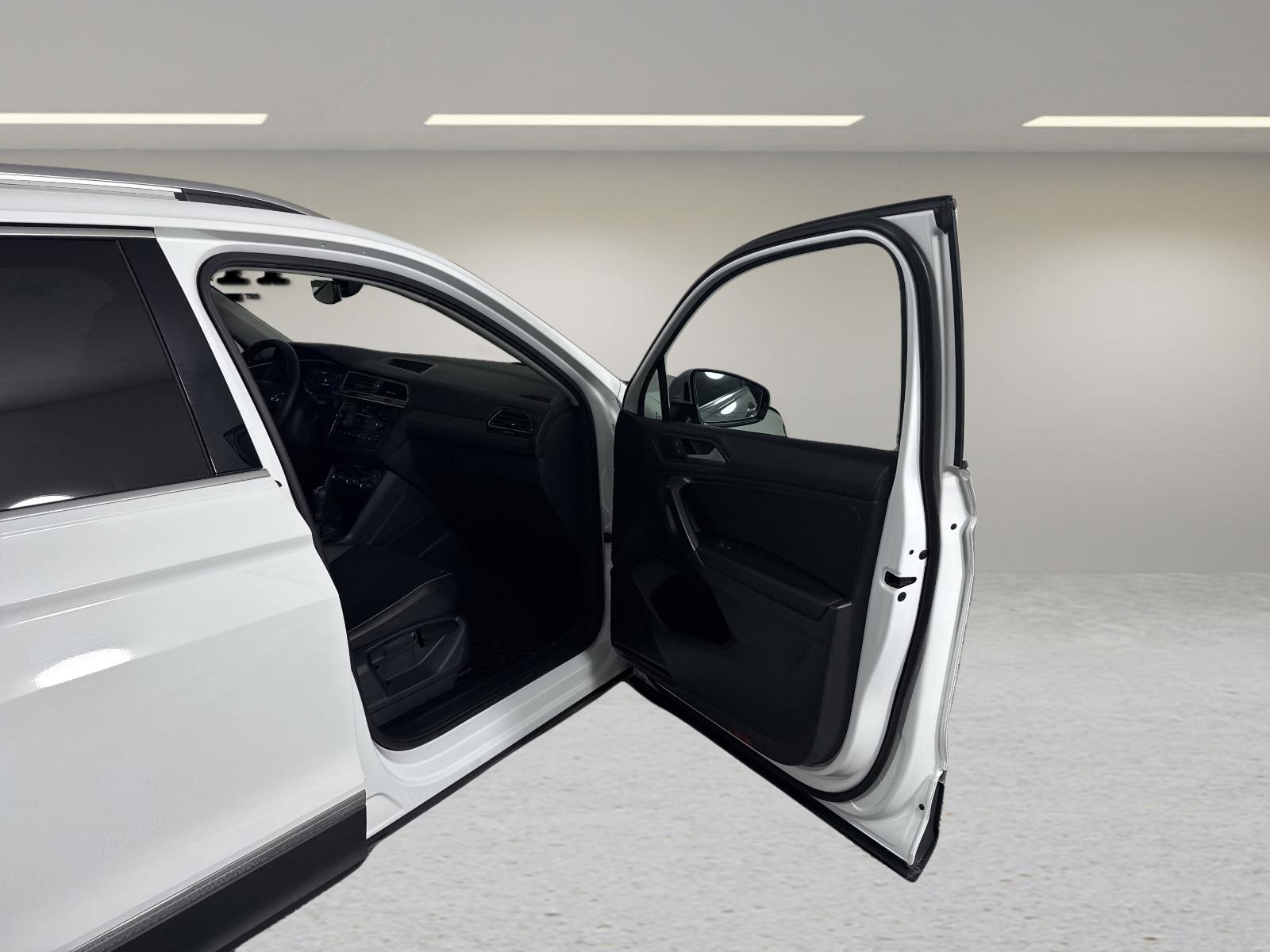 2021 Volkswagen Tiguan Vehicle Photo in GEORGETOWN, TX 78626-7508