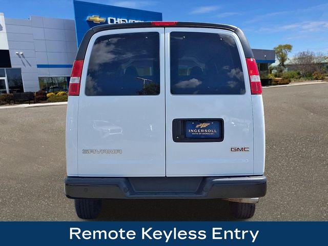 2023 GMC Savana Passenger 3500 Vehicle Photo in DANBURY, CT 06810-5034