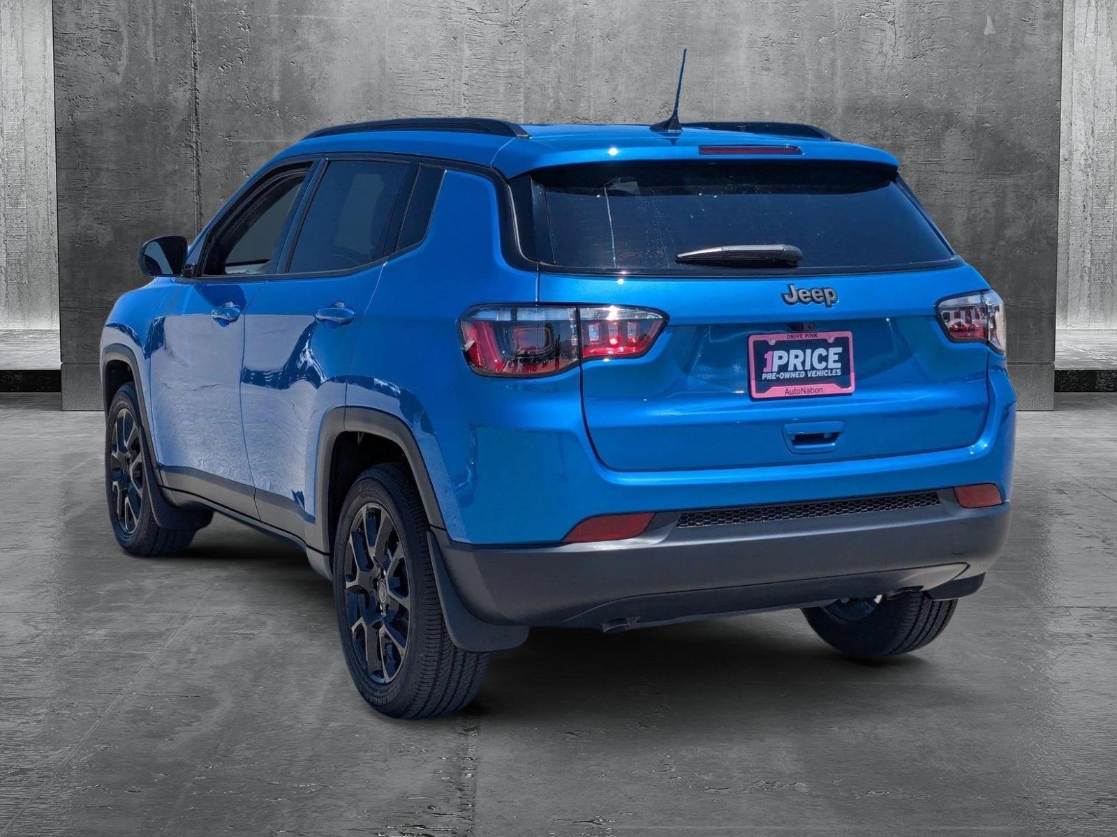 2025 Jeep Compass Vehicle Photo in Valencia, CA 91355