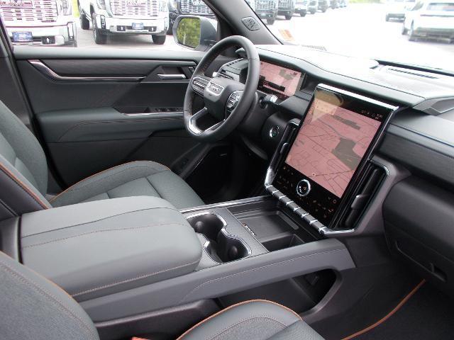 2025 GMC Acadia Vehicle Photo in LOWELL, MA 01852-4336