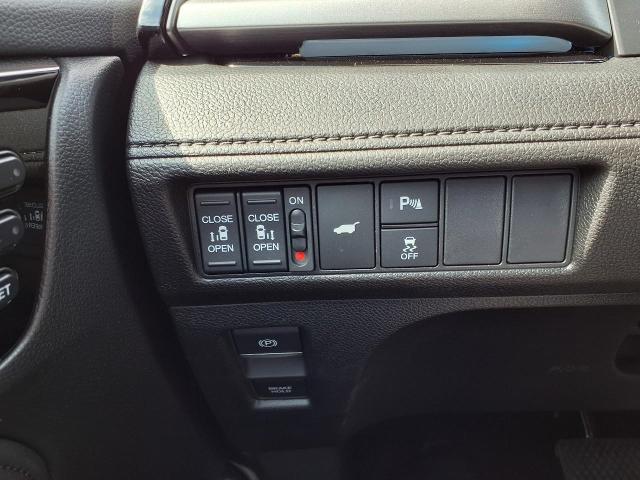 2025 Honda Odyssey Vehicle Photo in Oshkosh, WI 54904