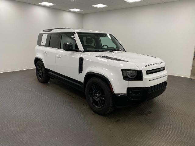 2024 Defender Vehicle Photo in Appleton, WI 54913