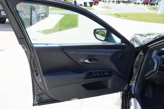 2023 Lexus ES 350 Vehicle Photo in Riverdale, UT 84405