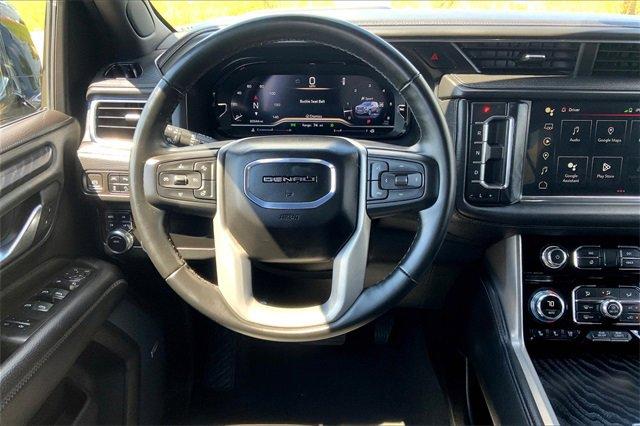 2024 GMC Yukon XL Vehicle Photo in TOPEKA, KS 66609-0000