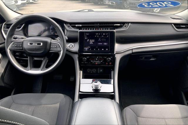 2023 Jeep Grand Cherokee L Vehicle Photo in KANSAS CITY, MO 64114-4502