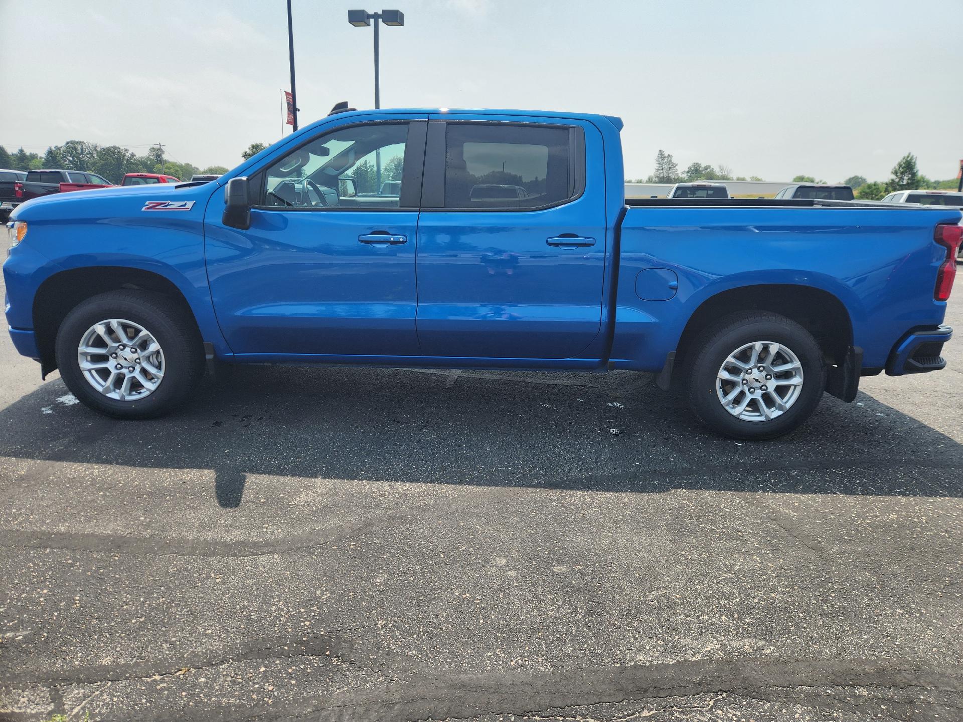 Used 2022 Chevrolet Silverado 1500 RST with VIN 3GCUDEED2NG595497 for sale in Staples, Minnesota