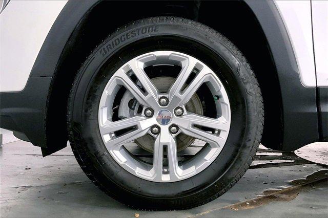 2024 GMC Terrain Vehicle Photo in KANSAS CITY, MO 64114-4502